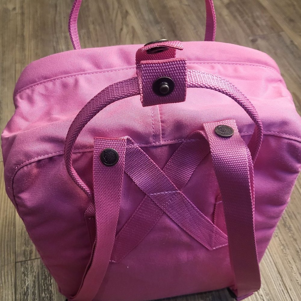 NWT.26.Fjallraven Re-kanken Water Resistant Backpack in Pink Rose women-Girls@24 - Picture 7 of 9
